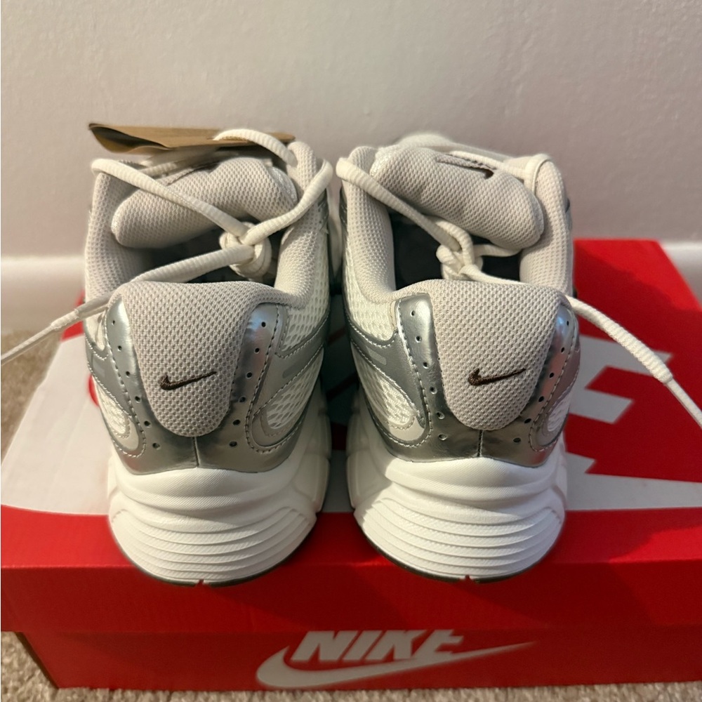 Nike V5 Runner White and Silver and Brown Athletic Shoes - Picture 3 of 7